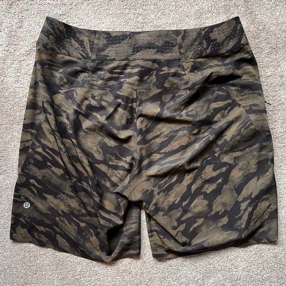 Mens Lululemon Current State Camo Board/Swim Shorts Size 32 - Picture 3 of 8
